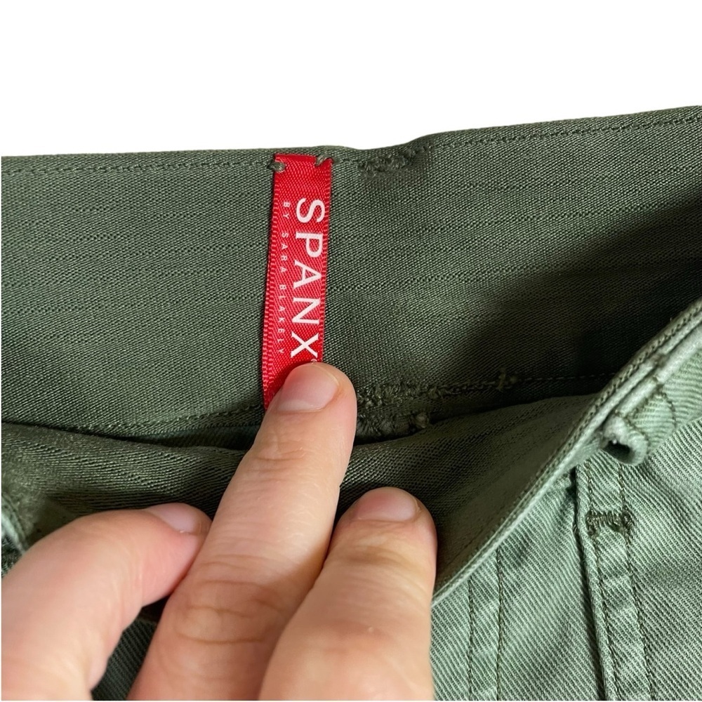 NWOT Spanx Stretch Twill Ankle Cargo Pant in Soft Sage Size M - Picture 9 of 17